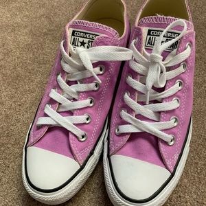 Light purple Converse Low Tops